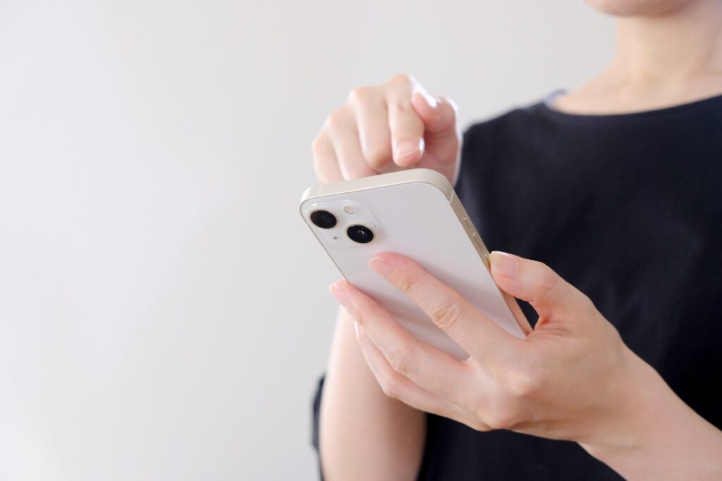 スマホ操作の画像