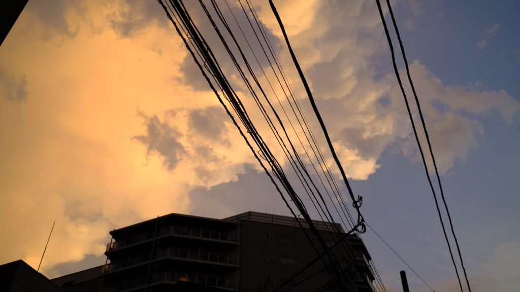 赤く燃える夕焼け