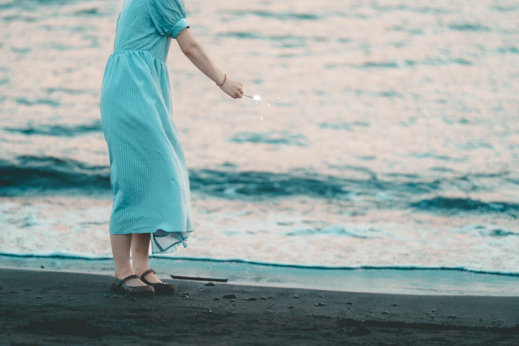 夕暮れに花火