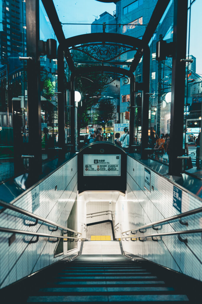 駅入り口