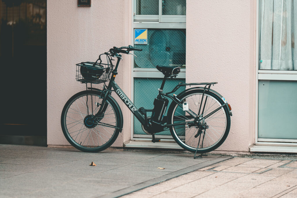 影が出ない時間帯の自転車