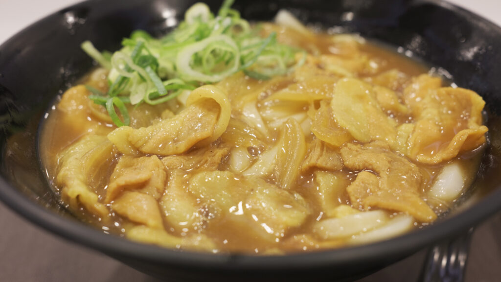 帰り路のSAで食べたカレーうどん