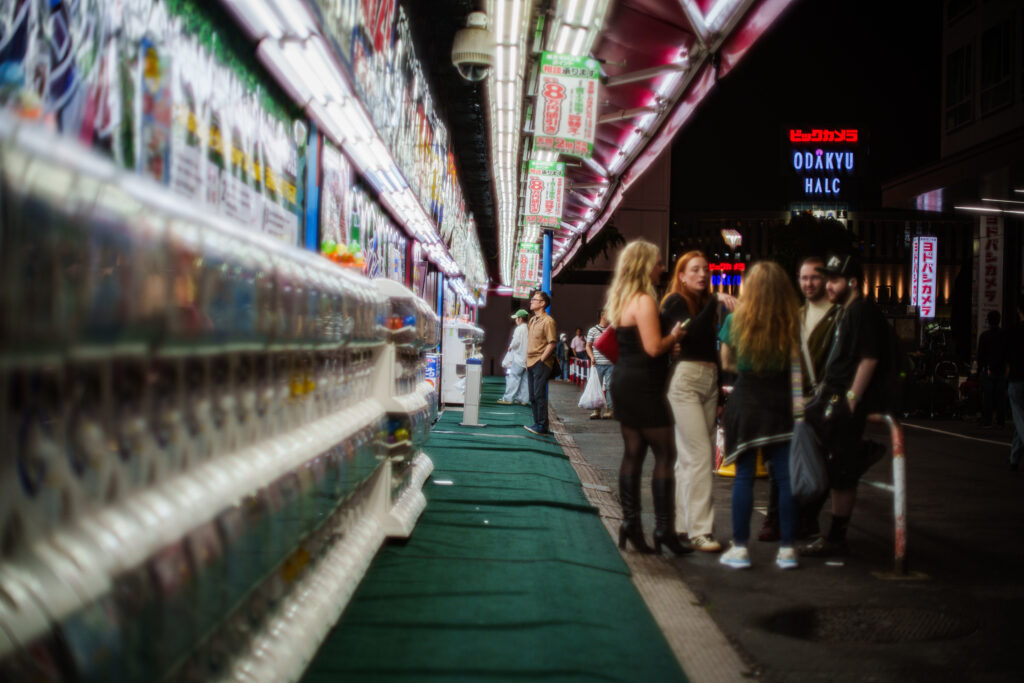 新宿のヨドバシカメラ前