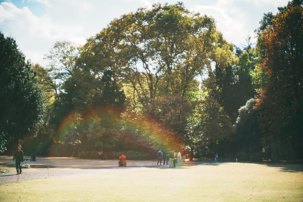 虹色のゴーストが見える風景
